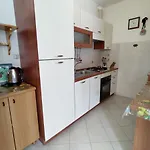 Parco Musadino By Interhome Daire Porto Valtravaglia